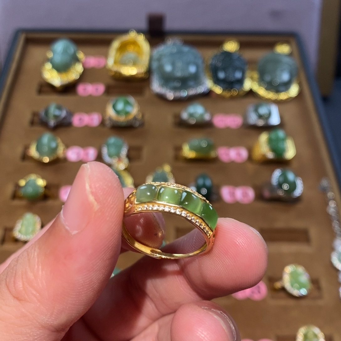 银S925镶嵌戒指和田玉（碧玉）