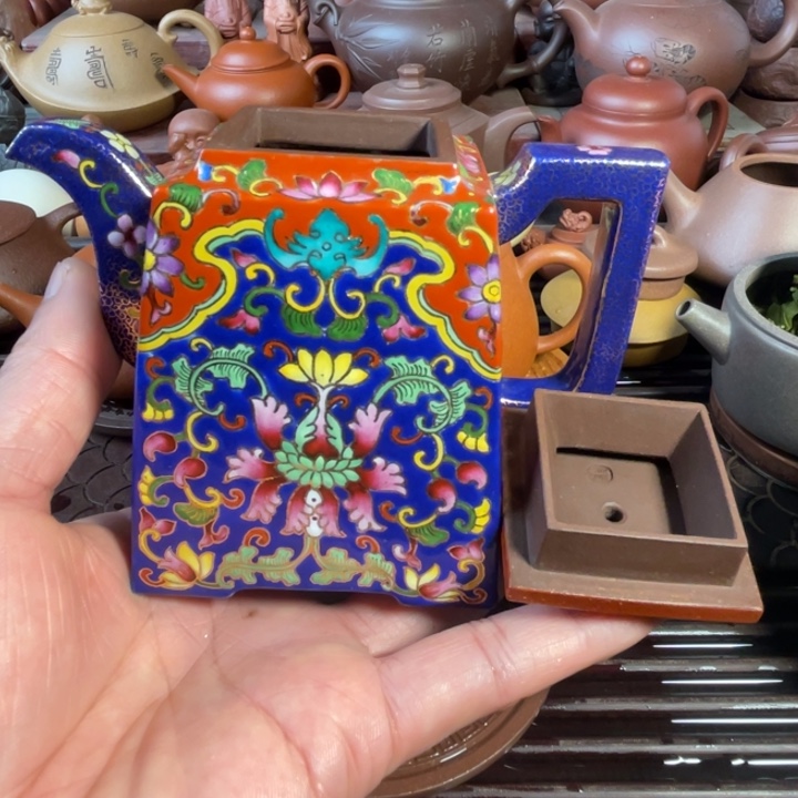 紫泥小微瑕珐琅彩