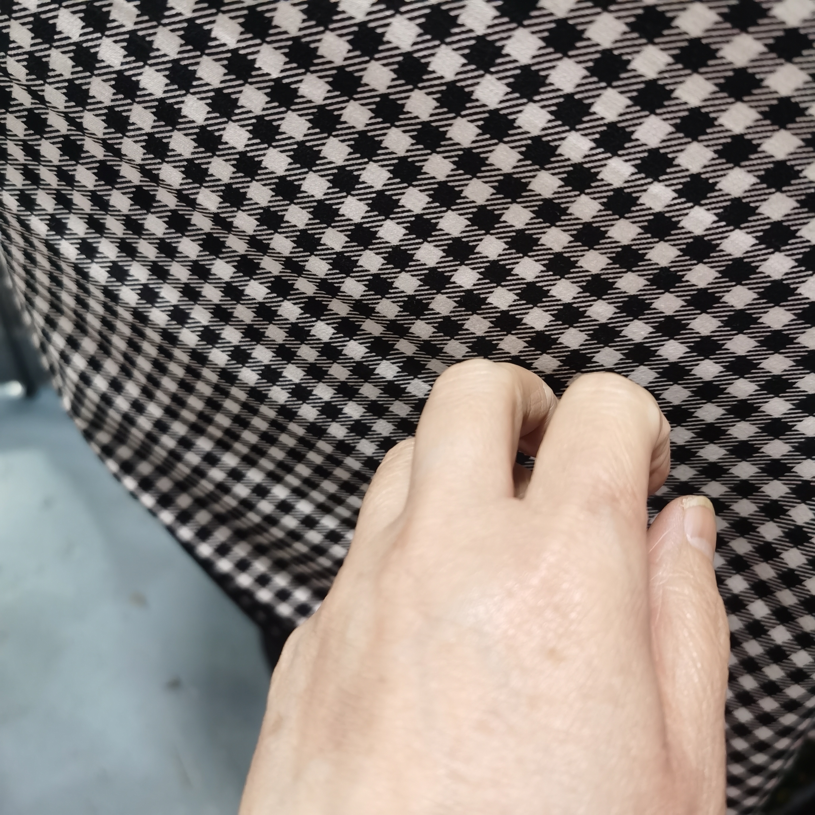 醋酸棉布料黑白小格1米