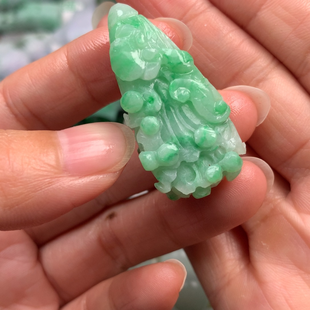 梦***江定制翡翠未镶嵌翡翠