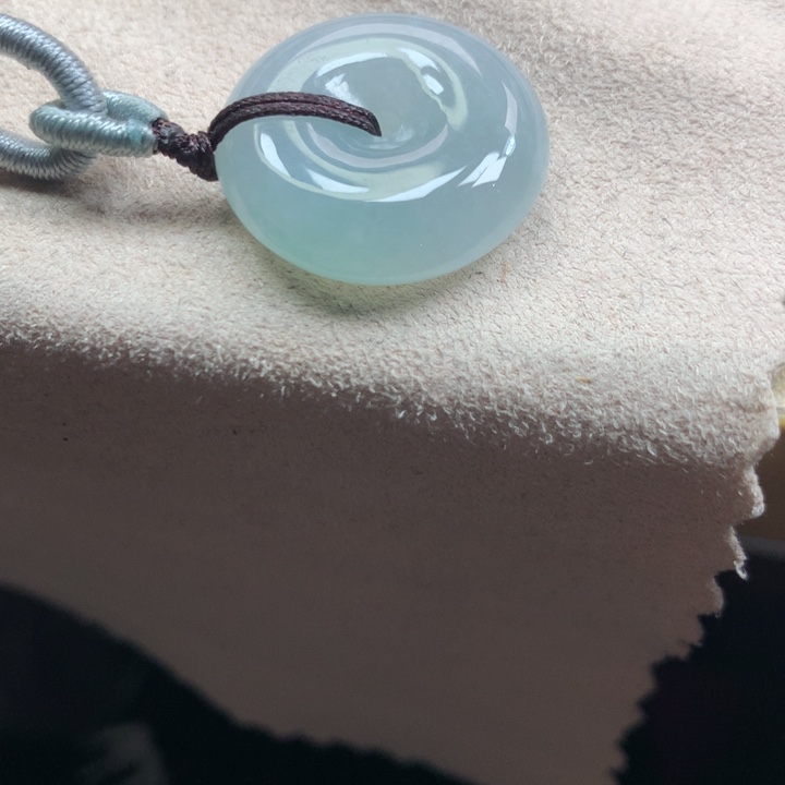 翡翠颈饰未镶嵌吊坠