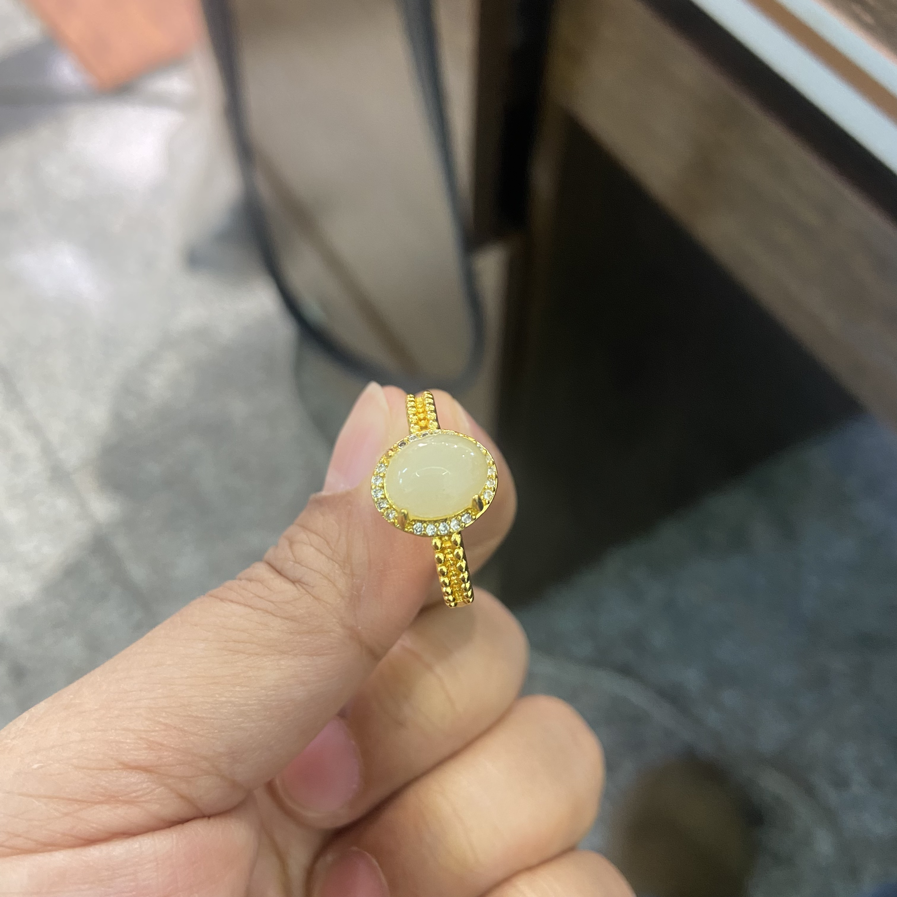 和田玉精品蛋面戒指