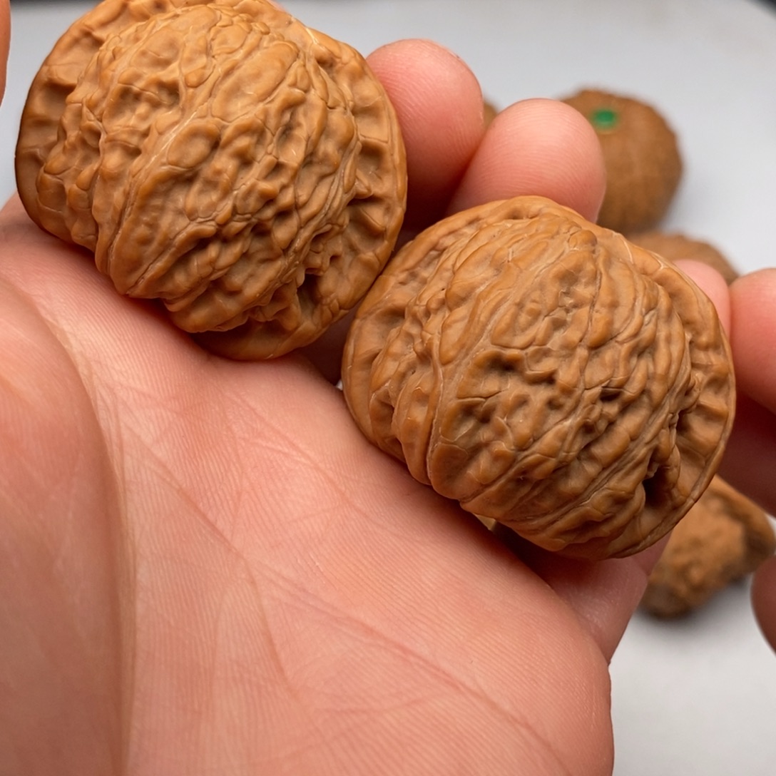 文玩核桃把件40焖白