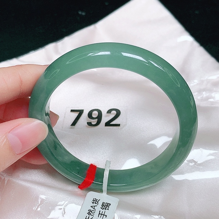 翡翠未镶嵌手镯翡翠手镯未镶嵌