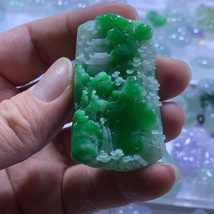 翡翠未镶嵌颈饰天然翡翠A货吊坠