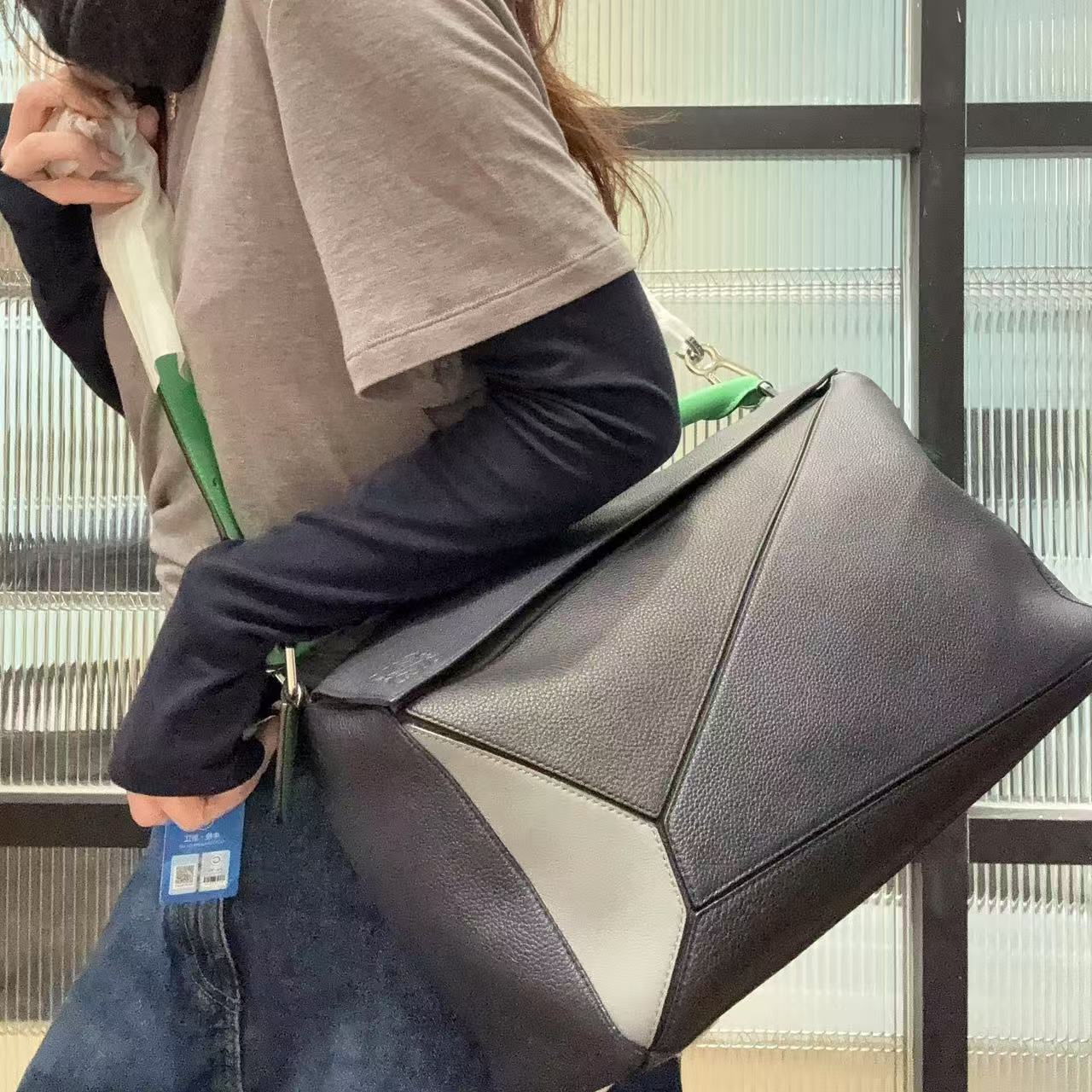 95新 LOEWE/罗意威 【蕾】77 0294 拼色几何手提单肩包