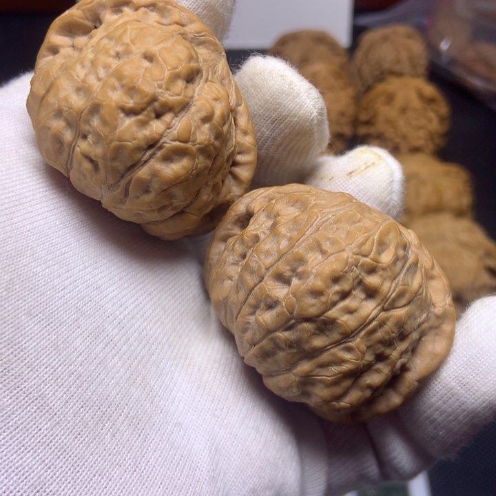 文玩核桃吊坠文玩核桃南瓜墩儿全品对歪