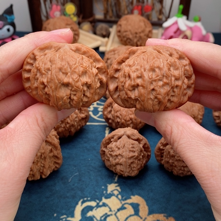 文玩核桃把件闷白45