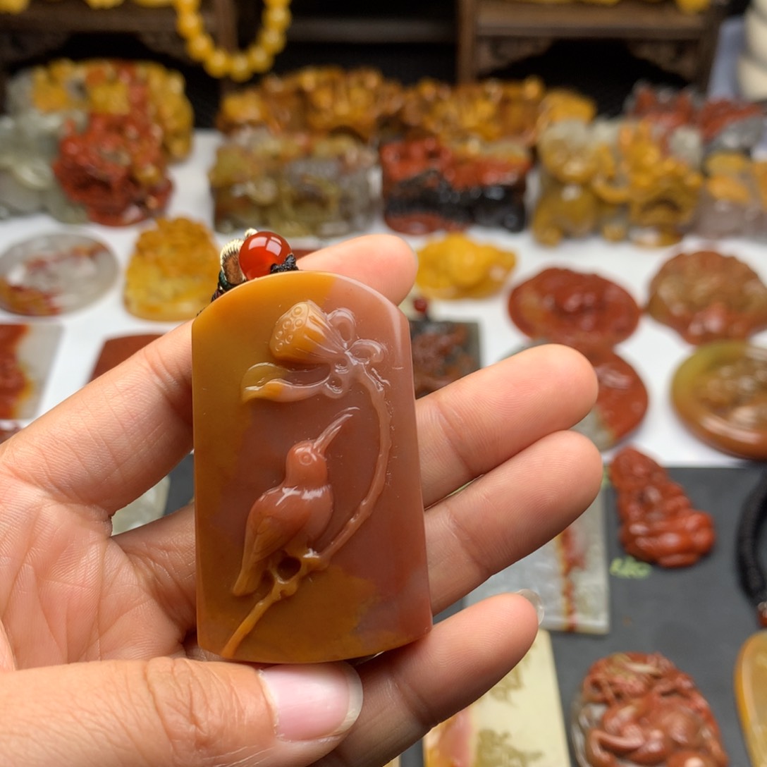 石英质玉（黄龙玉）挂件未镶嵌