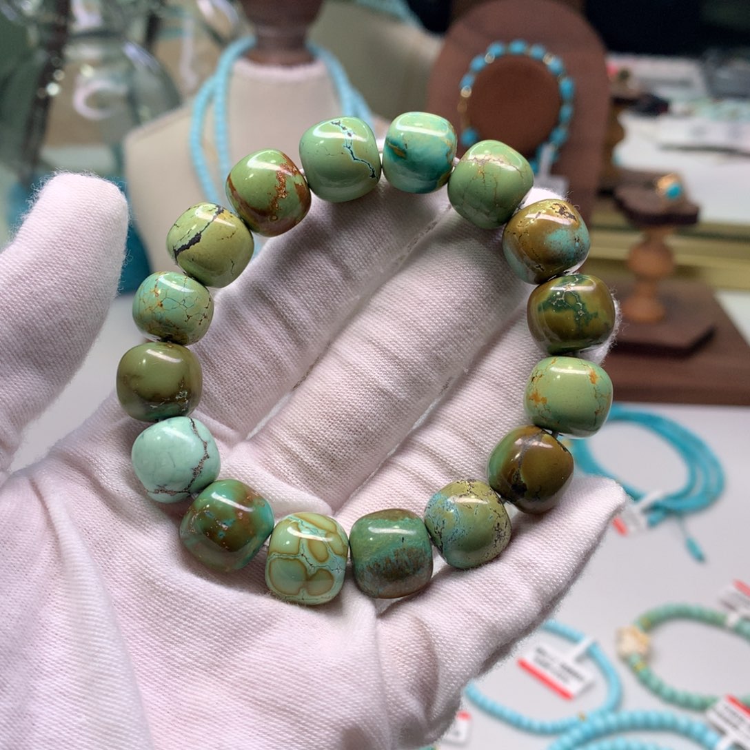 绿松石配饰未镶嵌