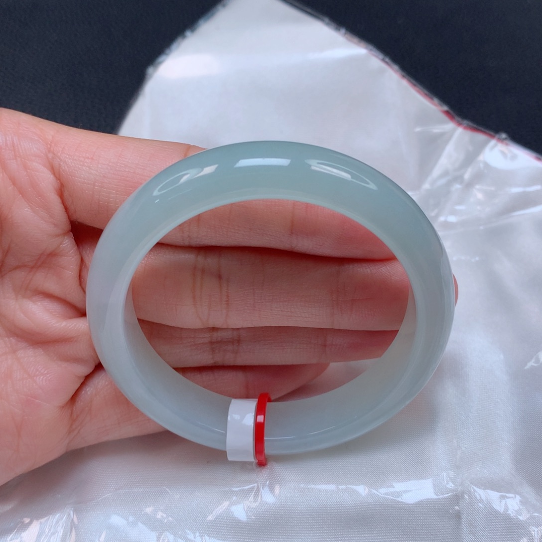 翡翠手镯未镶嵌天然