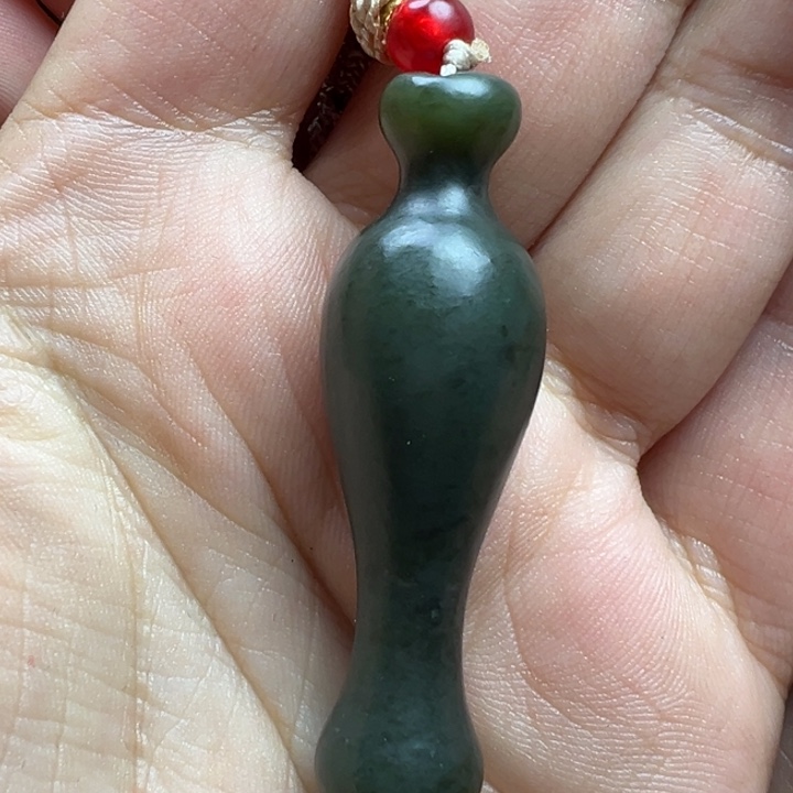 葛***哥和田玉未镶嵌颈饰