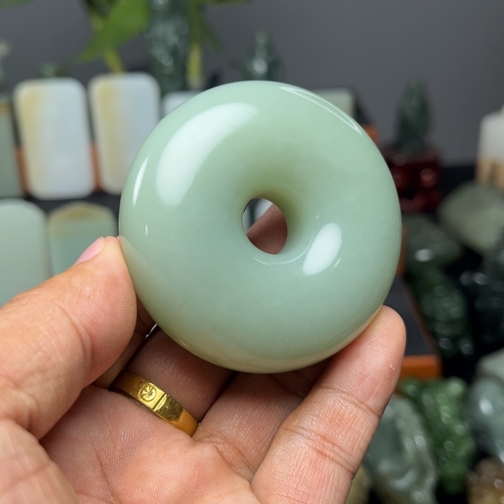 为***当和田玉未镶嵌挂件