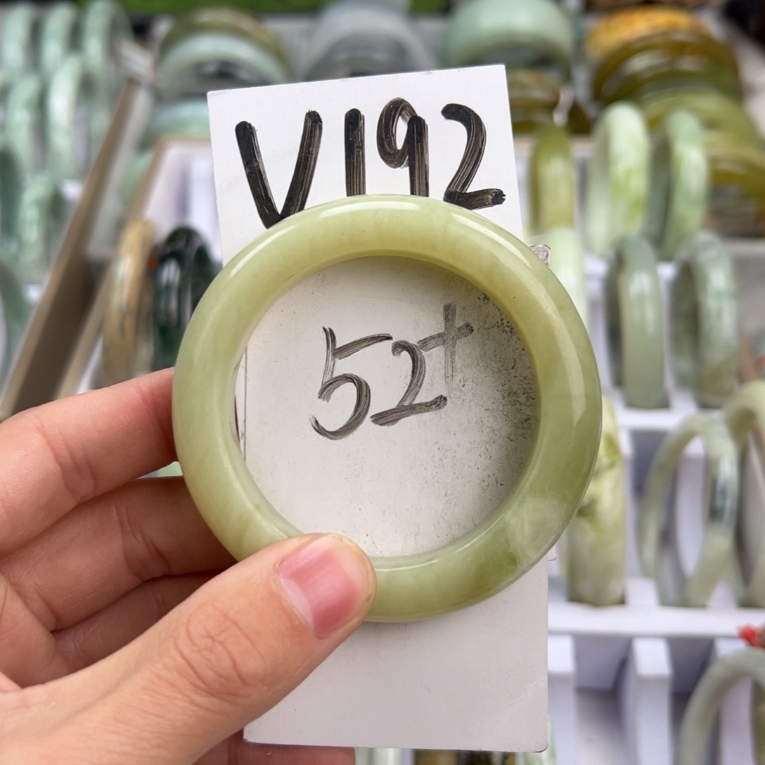 岫玉手镯未镶嵌天然岫玉微瑕