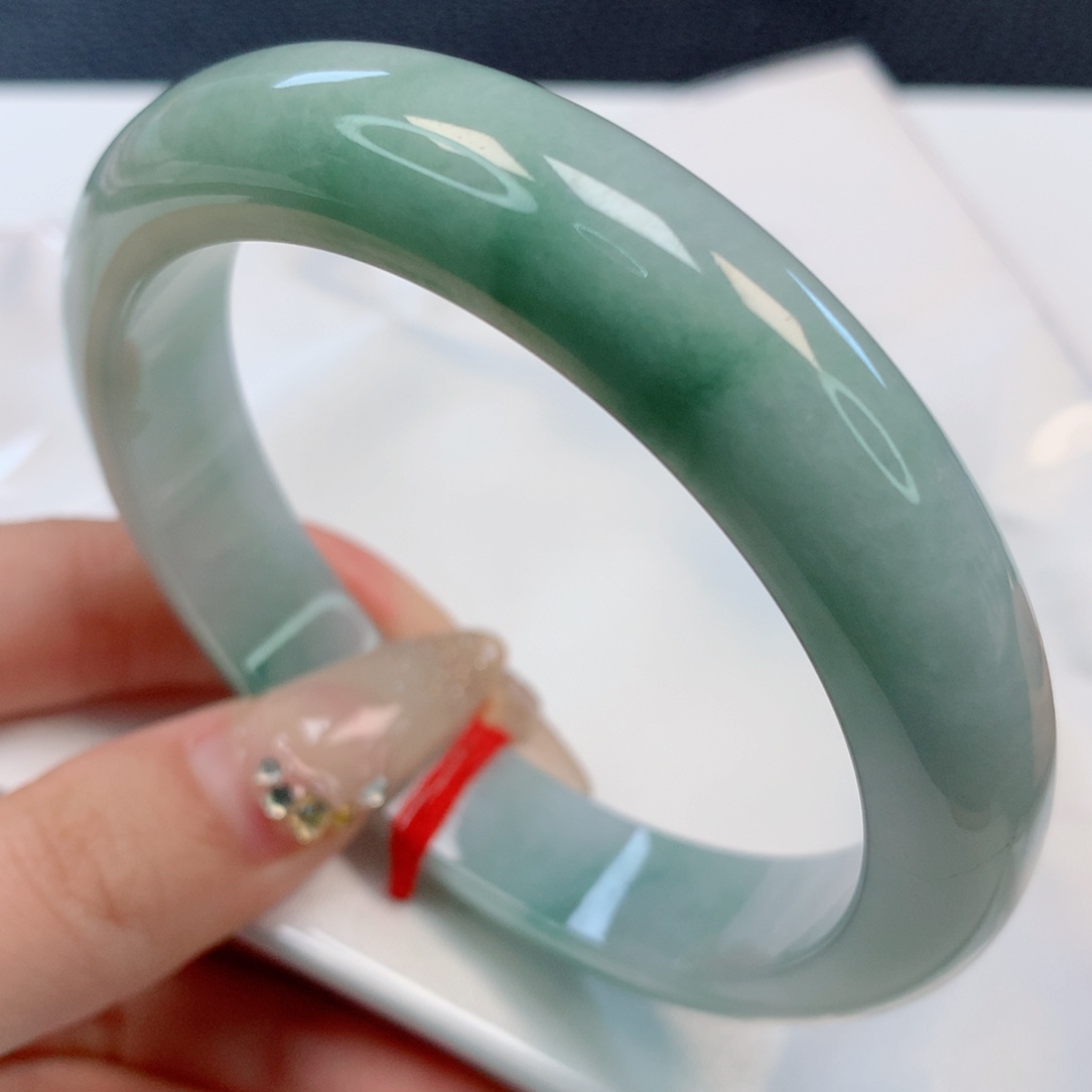 【闪购商品】翡翠手镯未镶嵌61+圈