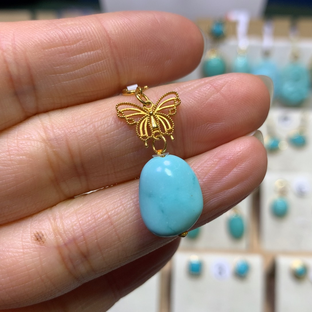 绿松石挂件18K金镶嵌