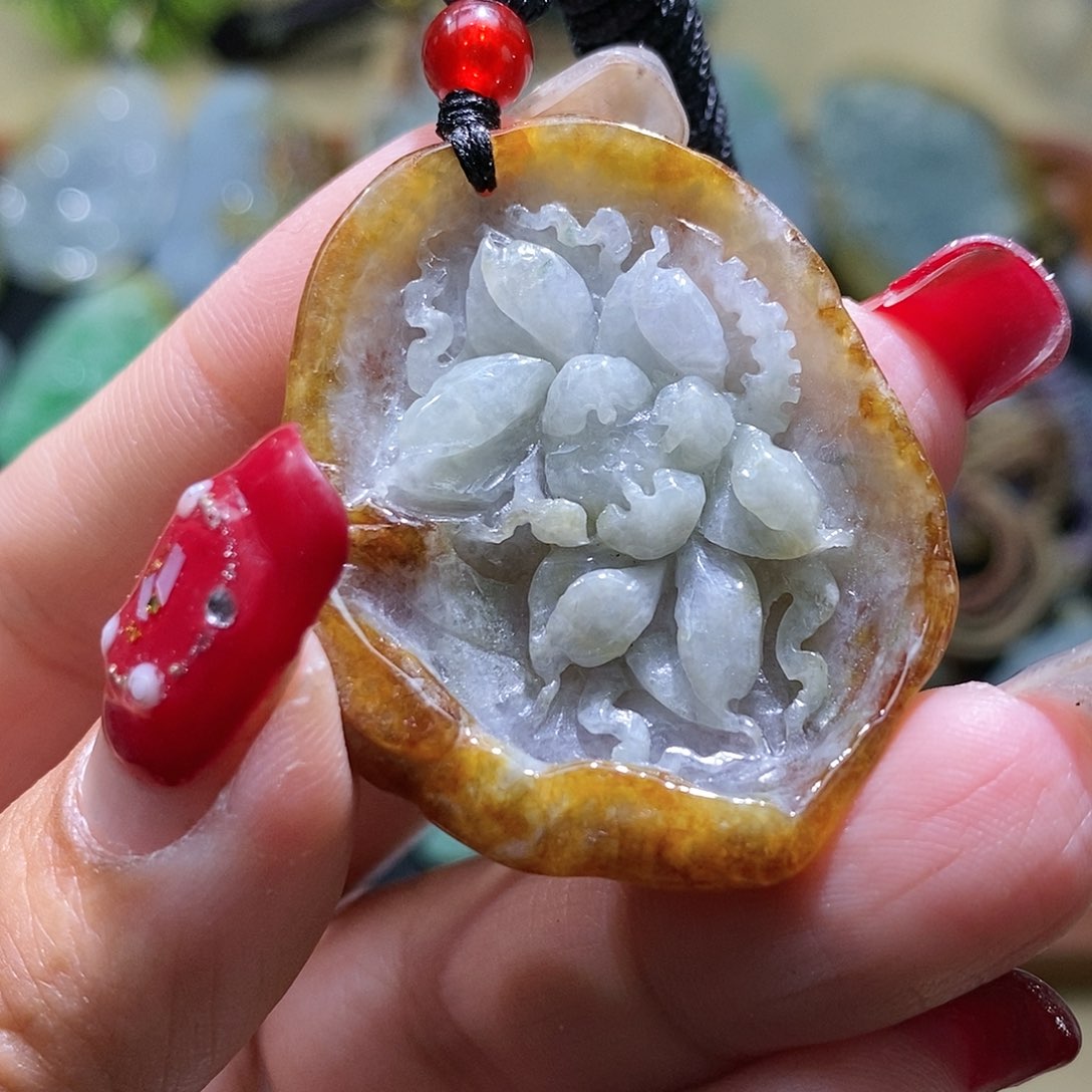 【闪购商品】翡翠颈饰未镶嵌鱼