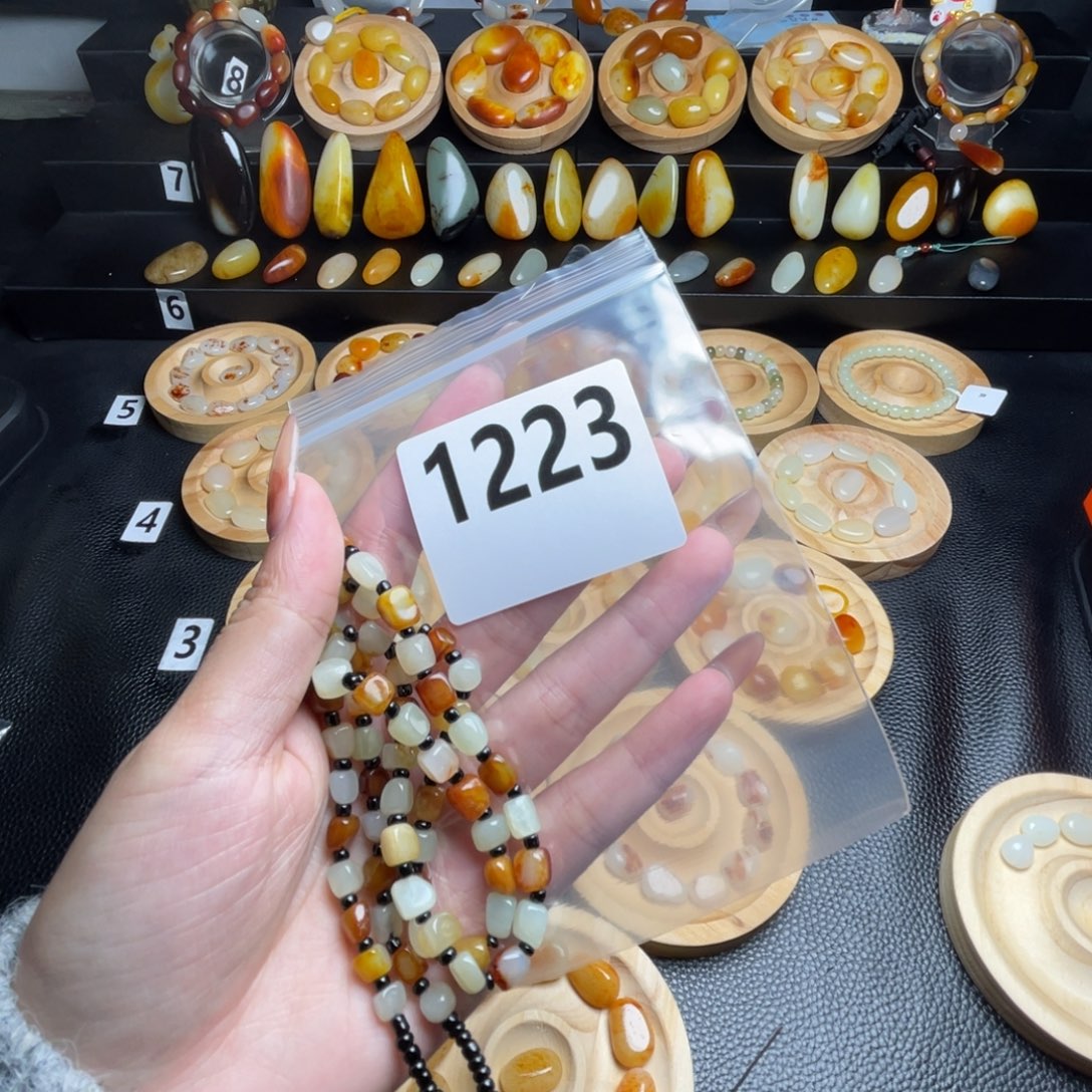 小***兽和田玉未镶嵌手链