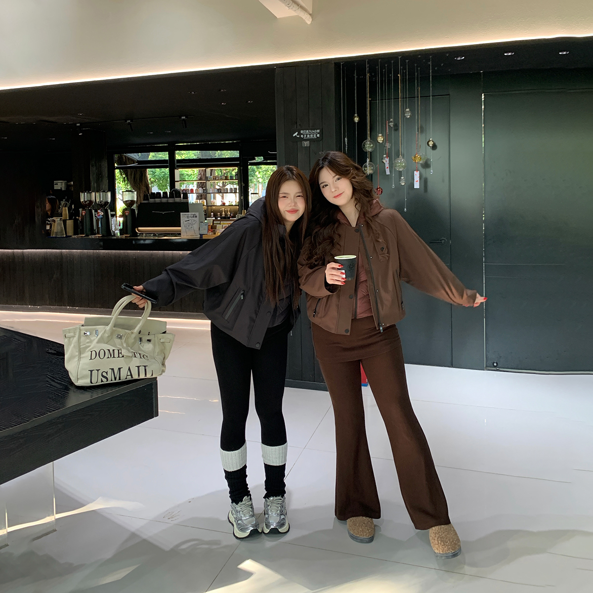 王葡萄冬季2025新款大码冲锋衣女微胖mm气质高级感夹克外套DM1391