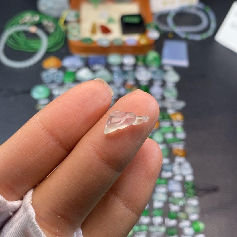 【闪购商品】翡翠挂件未镶嵌兔