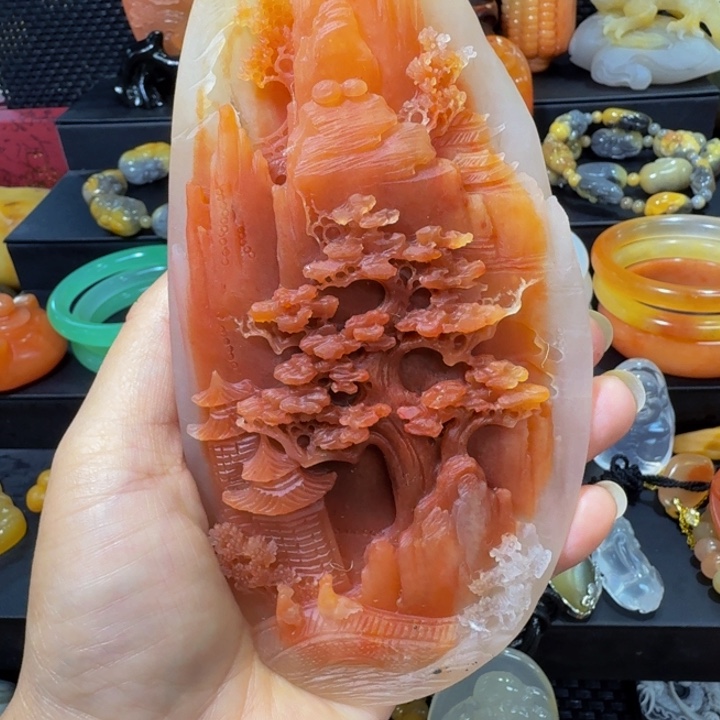 玉***心石英质玉未镶嵌颈饰