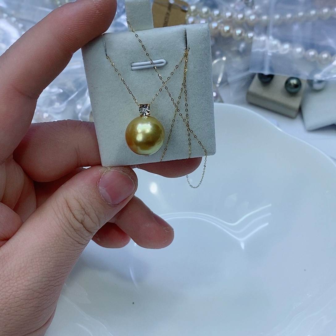 海水珍珠颈饰18K金镶嵌