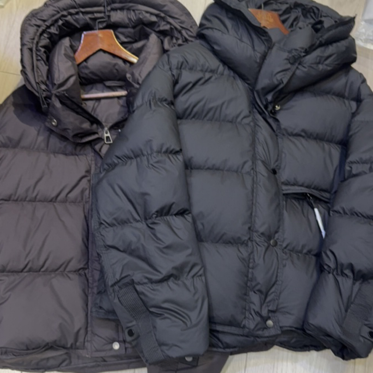 连帽加厚保暖冬季宽松休闲时尚百搭云感轻薄纯色羽绒外套