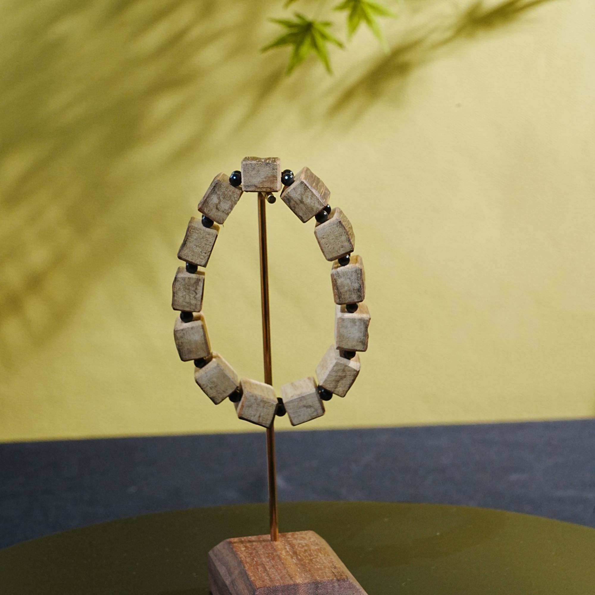 马泥涝红油老料沉香坦克珠  19.58g 250908008 A 