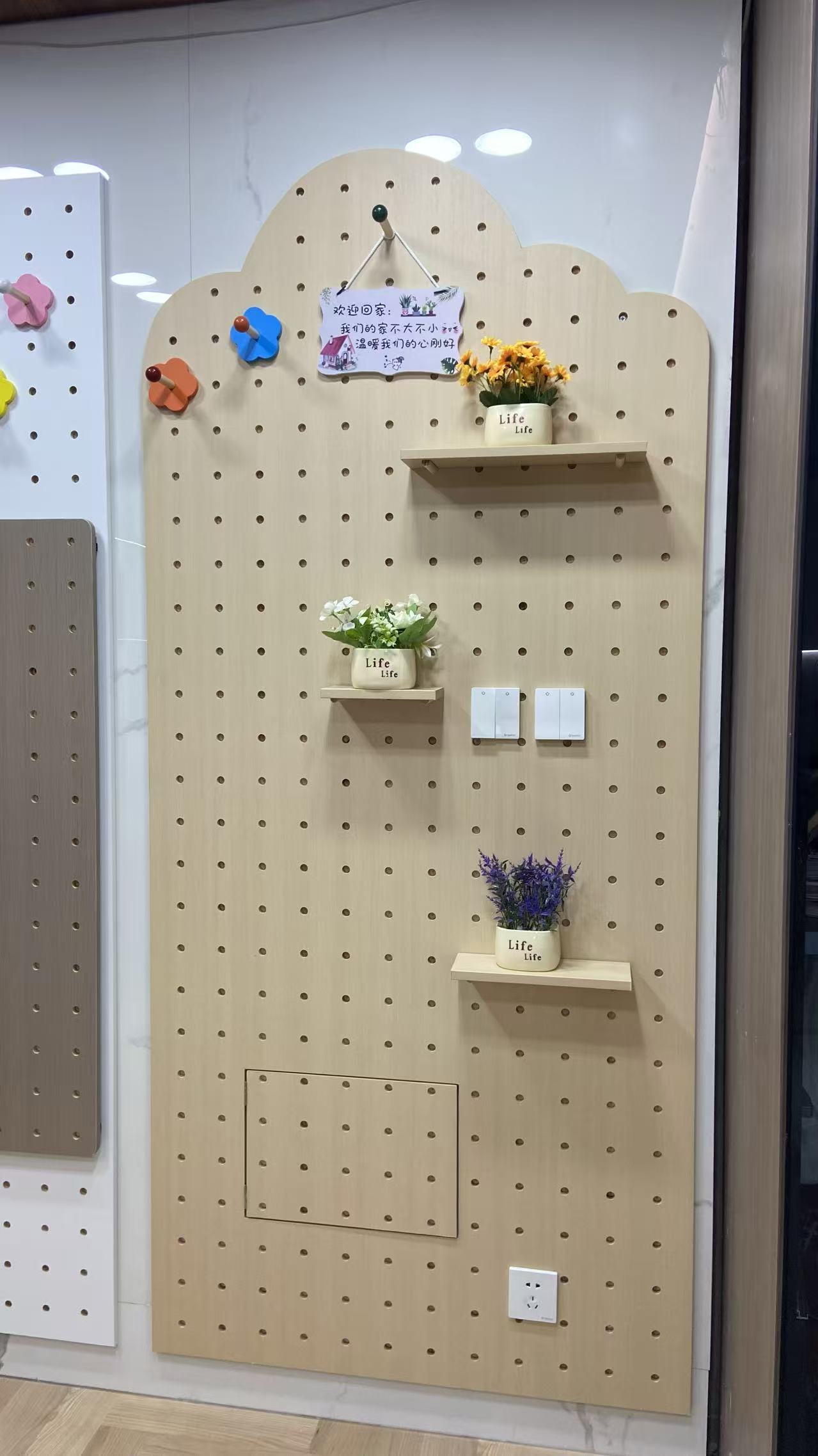 定制收纳杉木免打孔实木洞洞板木质洞洞板定制洞洞板收纳墙