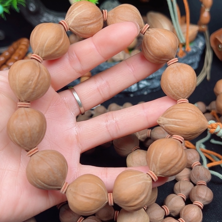 吊坠橄榄核?****?202218颗籽