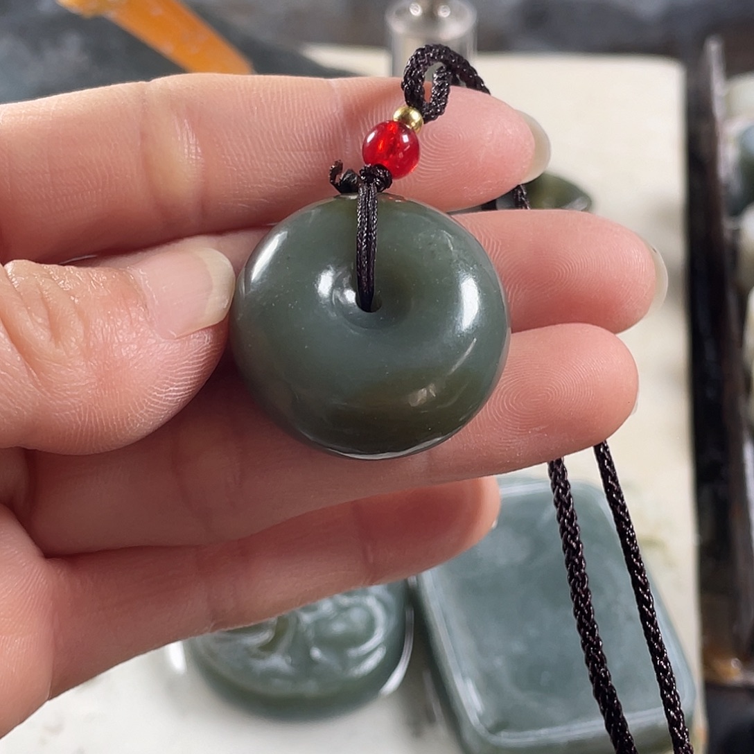 和田玉（糖玉）未镶嵌颈饰