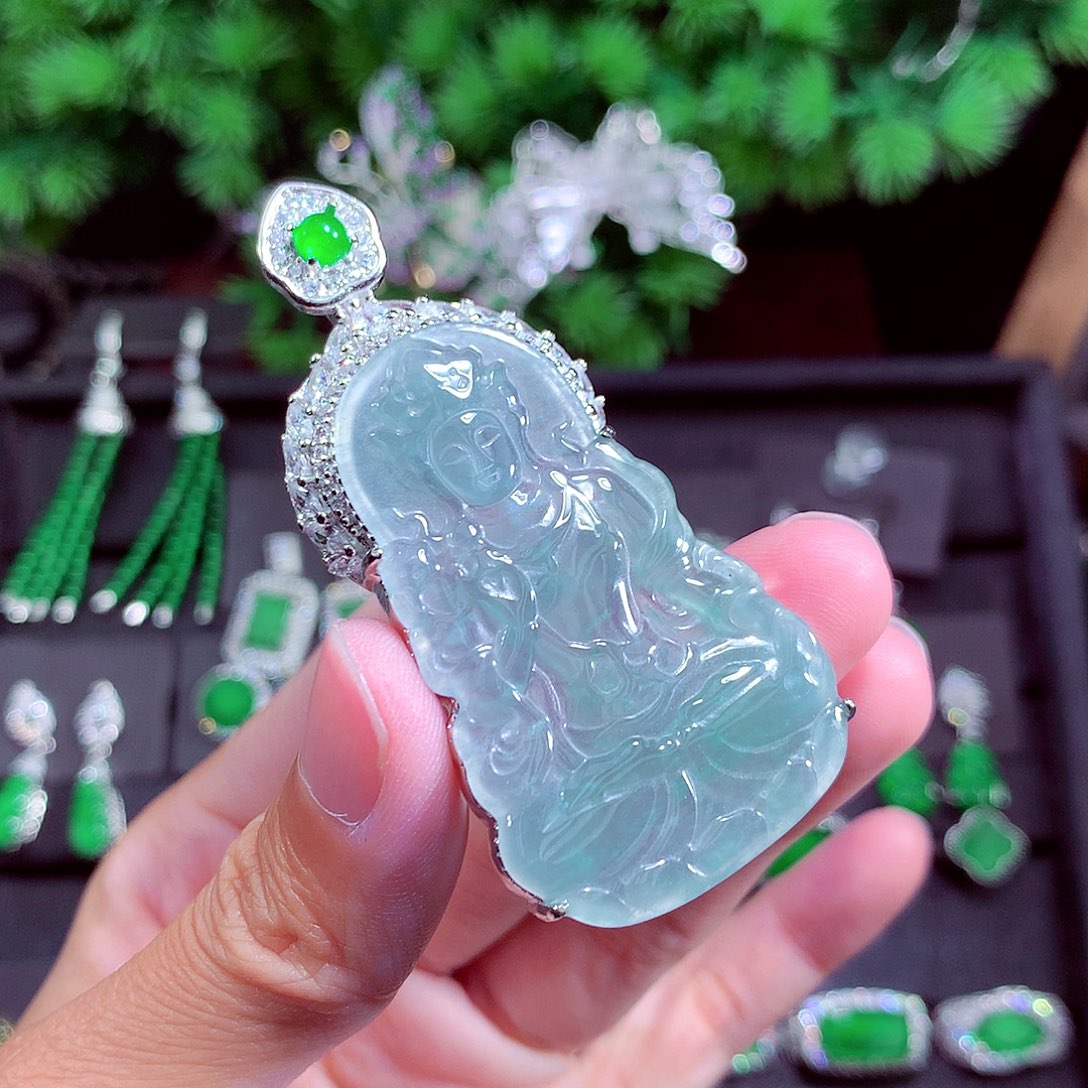 颈饰未镶嵌翡翠环****提天然