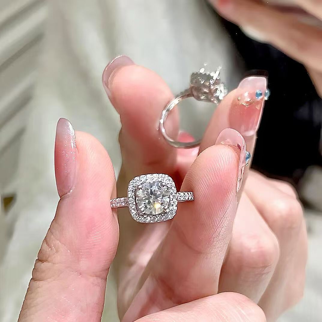 925银莫桑石戒指 公主方包经典日常活口轻奢镶嵌时尚情侣求婚订婚
