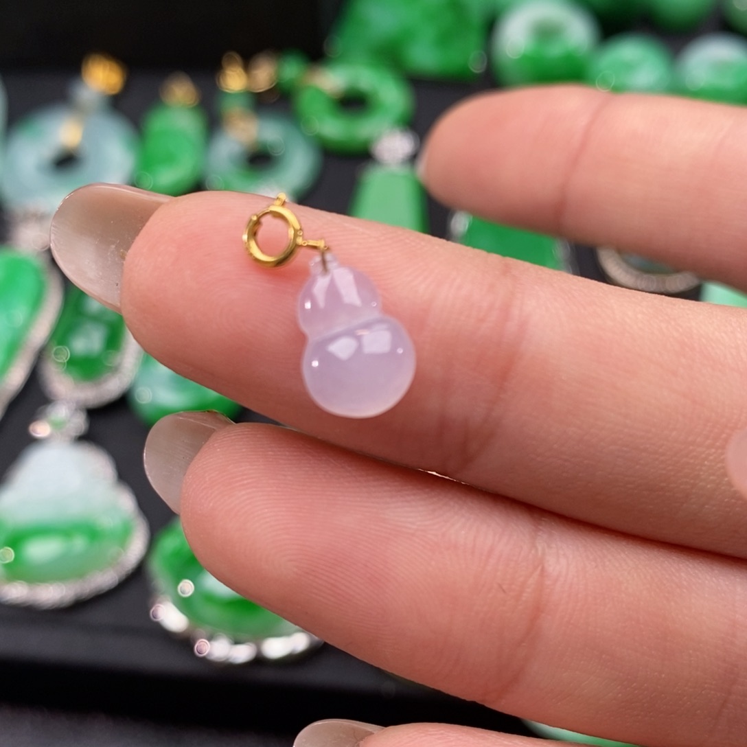 翡翠颈饰18K金镶嵌翡翠