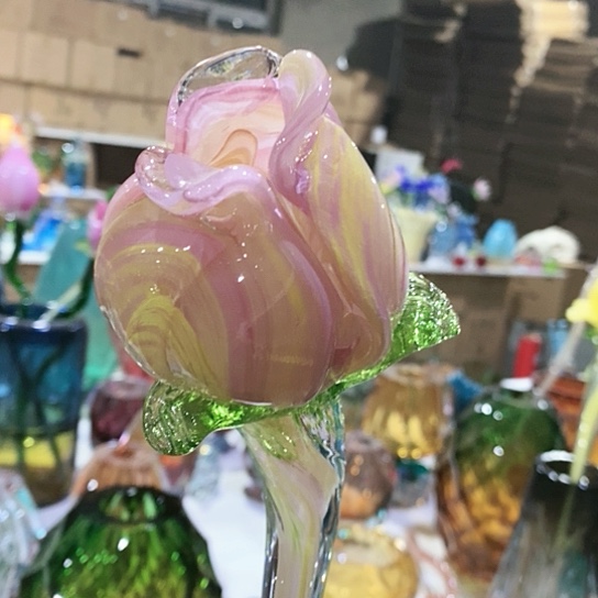 琉璃花瓶高45厘米宽8厘米