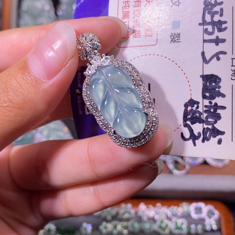 【闪购商品】翡翠未镶嵌颈饰天然