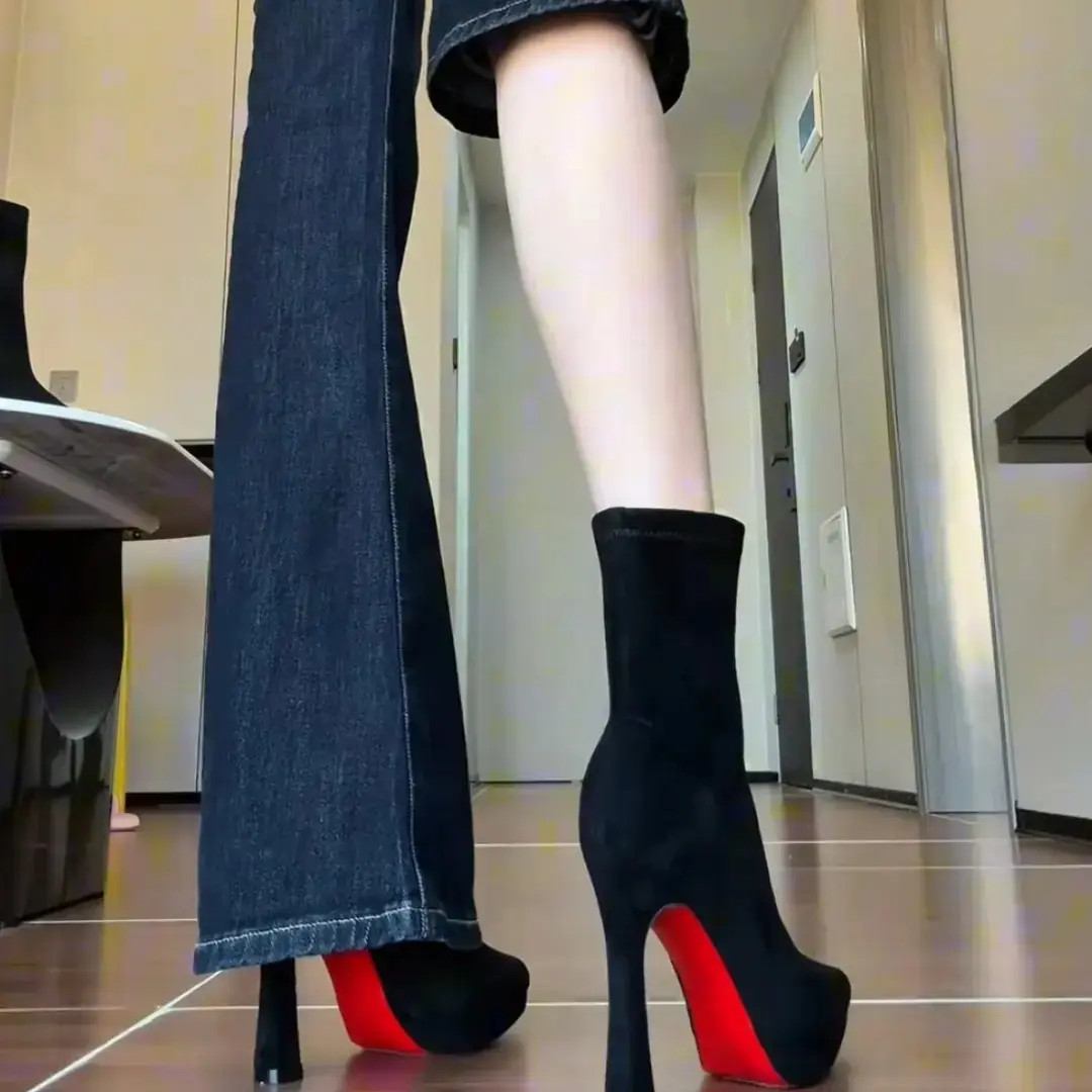 红底高跟鞋秋冬新款洋气百搭绒面粗跟防水台弹力瘦瘦靴高跟短靴子