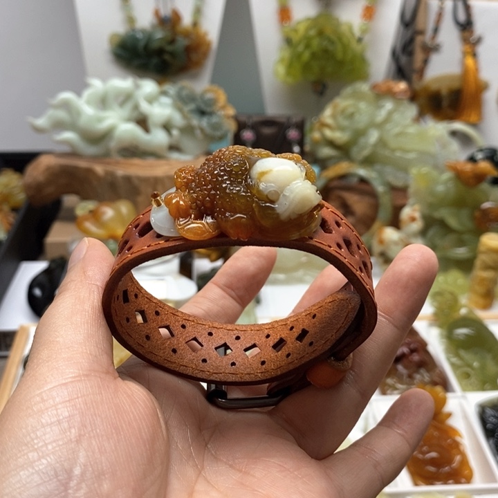 未镶嵌蛇纹石玉手牌