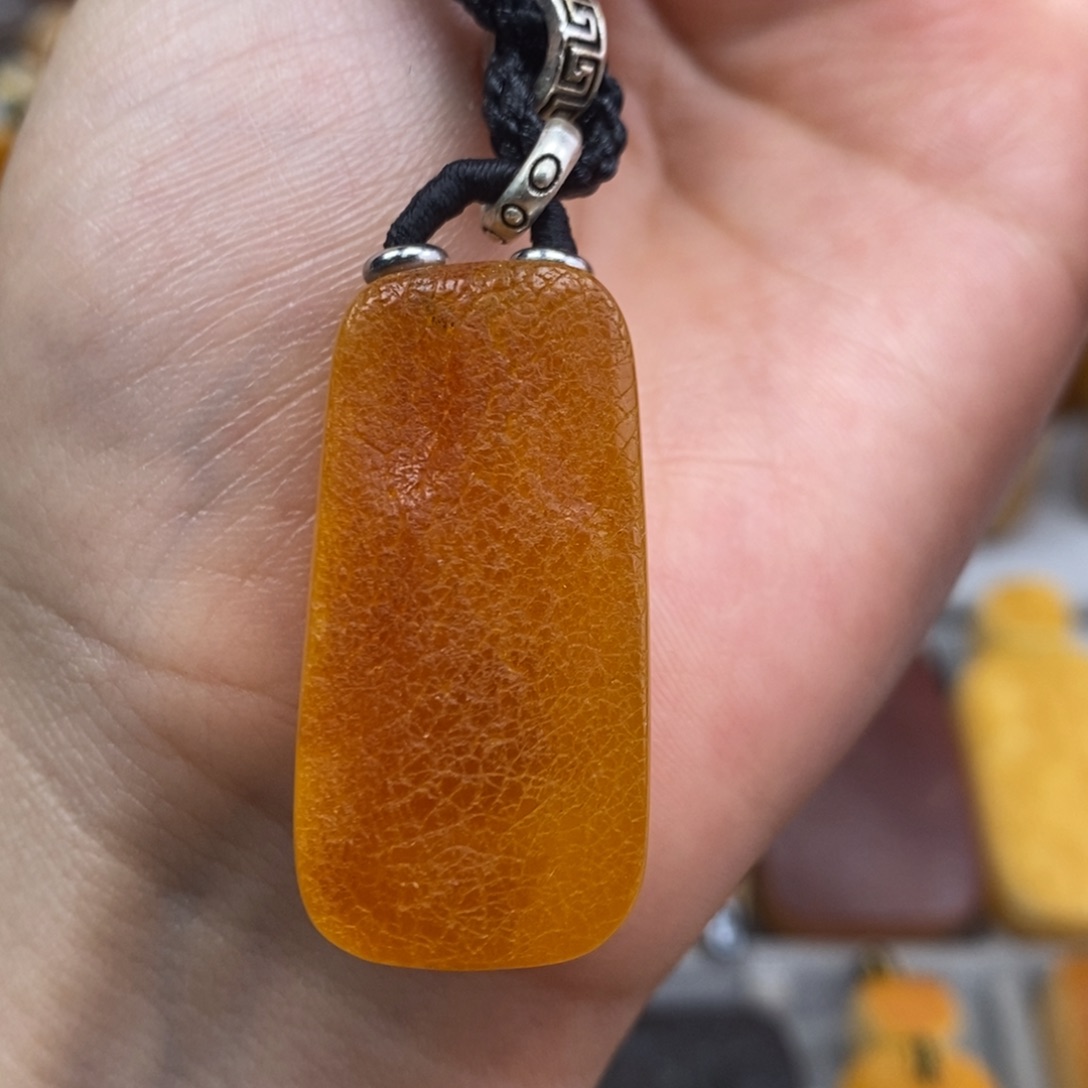 琥珀吊坠(赠链)未镶嵌