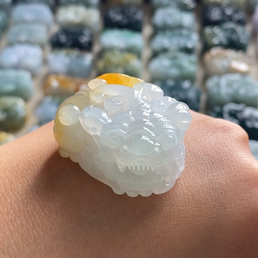随***起翡翠未镶嵌颈饰天然翡翠貔貅吊坠