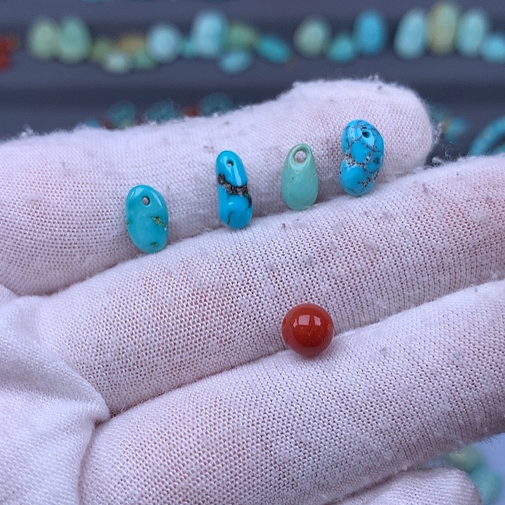 南红玛瑙未镶嵌珠宝奇石