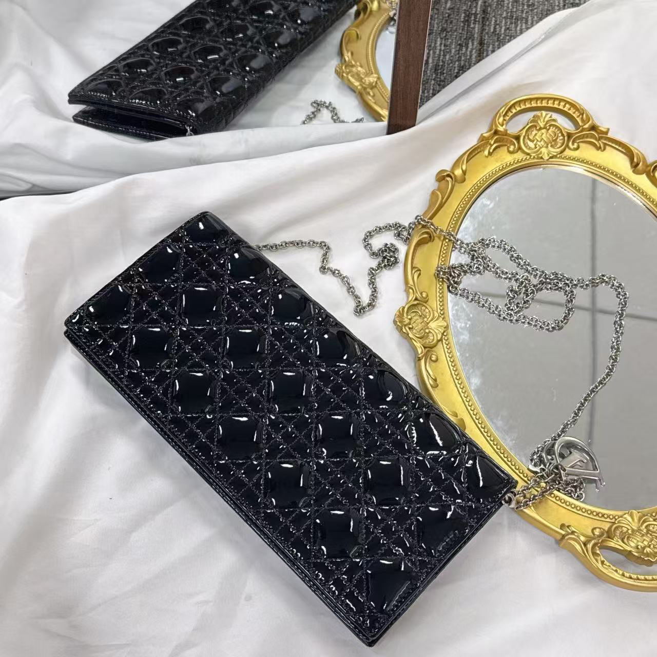 95新 DIOR/迪奥 迪奥黑色漆皮链条斜挎包/95新/16106136