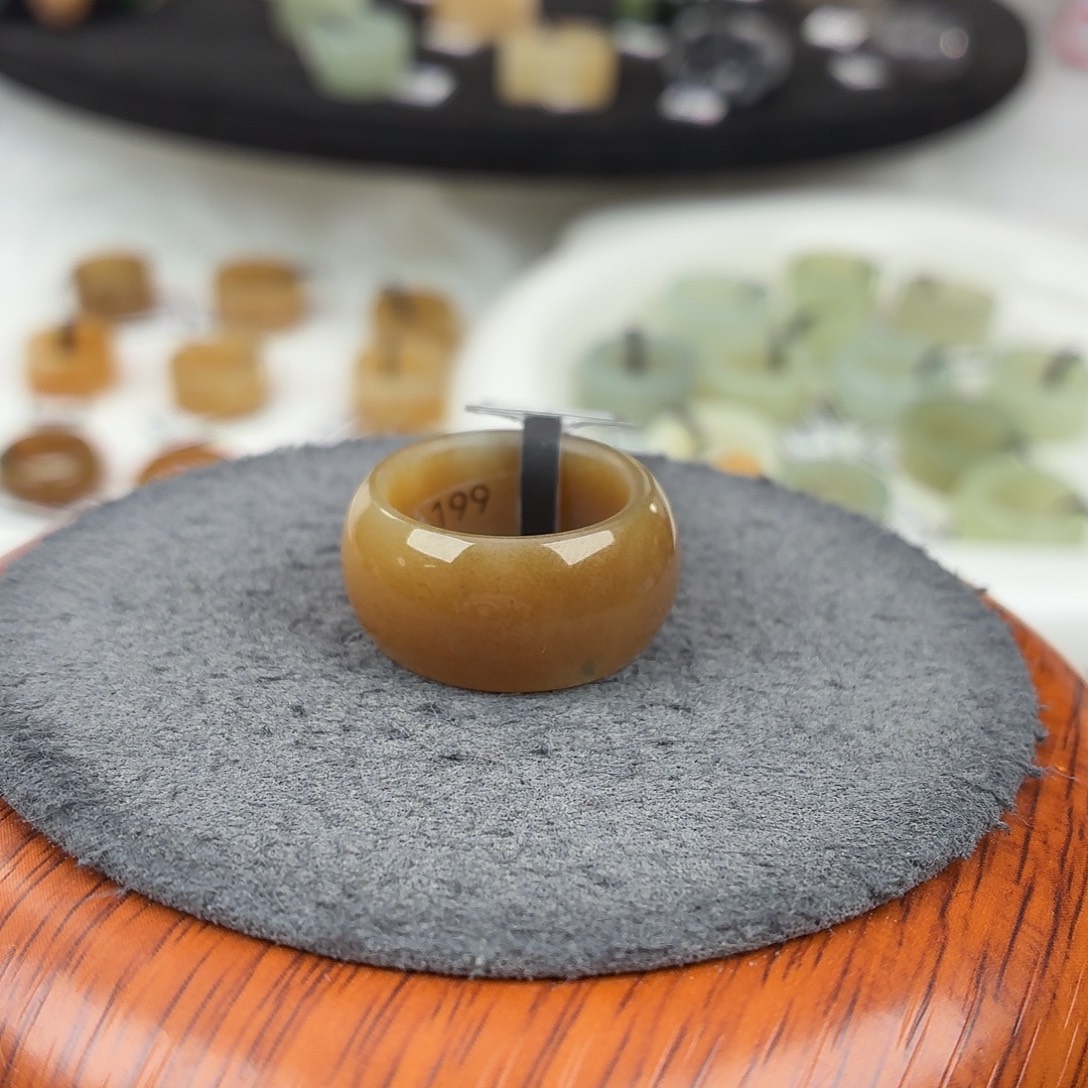 和田玉未镶嵌戒指b37糖轮胎17.3不退换