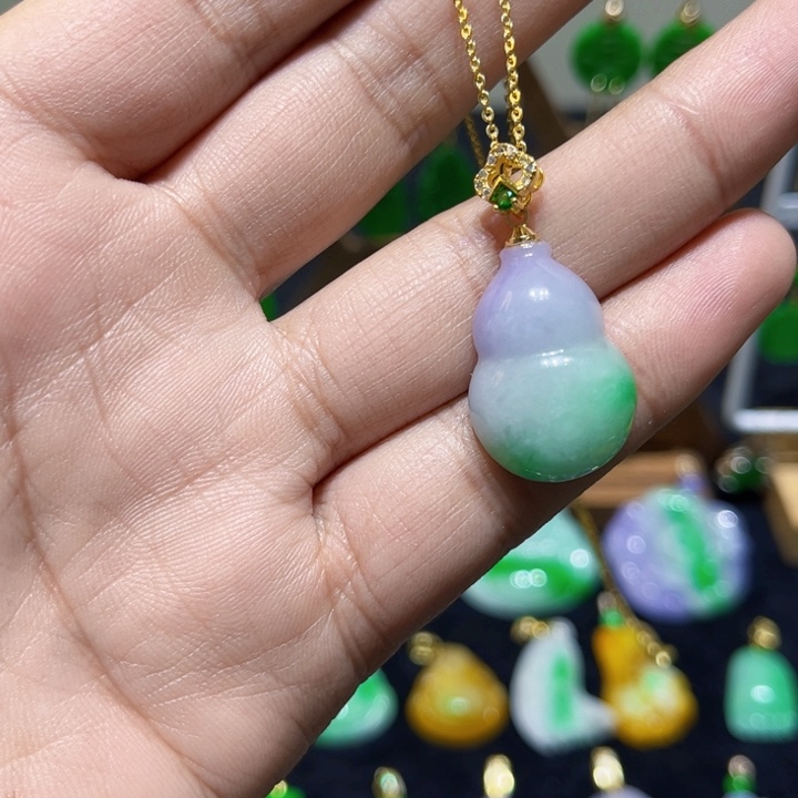 翡翠颈饰14K金镶嵌吊坠