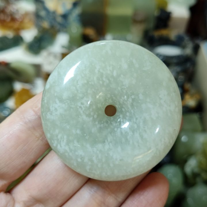 岫玉未镶嵌平安扣