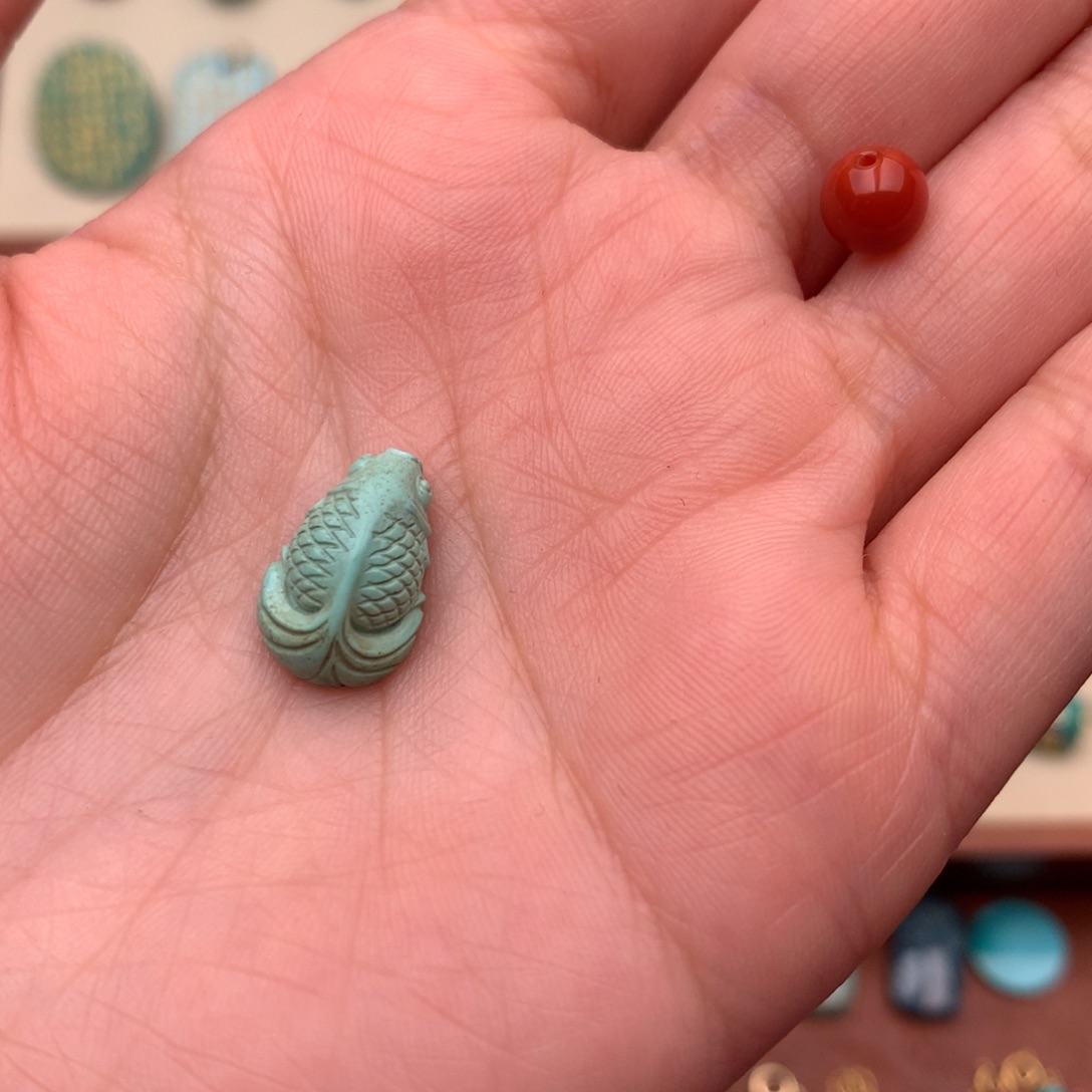 南红玛瑙配饰未镶嵌