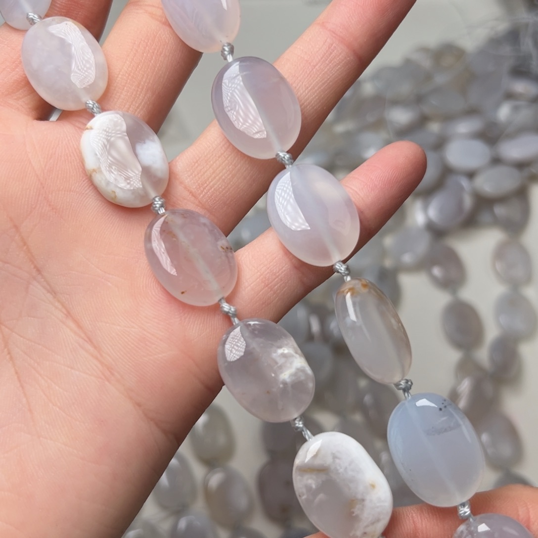 暴***子玛瑙/玉髓合金珠宝半成品L642。天然樱花玛瑙椭圆饼饼一条