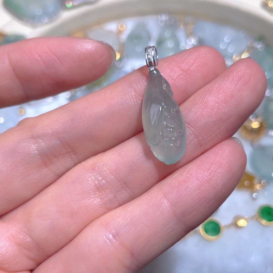 翡翠颈饰18K金镶嵌翡翠