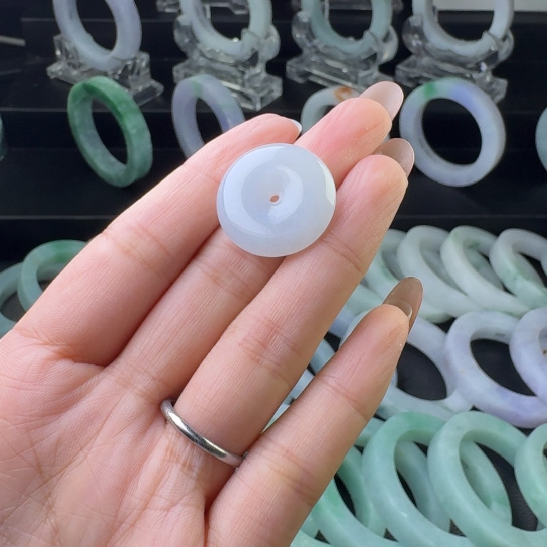 未镶嵌翡翠手镯定制翡翠