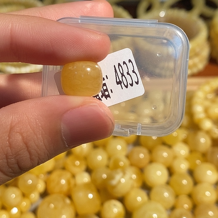 未镶嵌琥珀珠宝奇石4833
